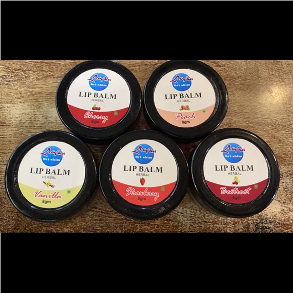 Dri-Shim Tibetan Herbal lip balm with different flavour - Picture 4 of 9